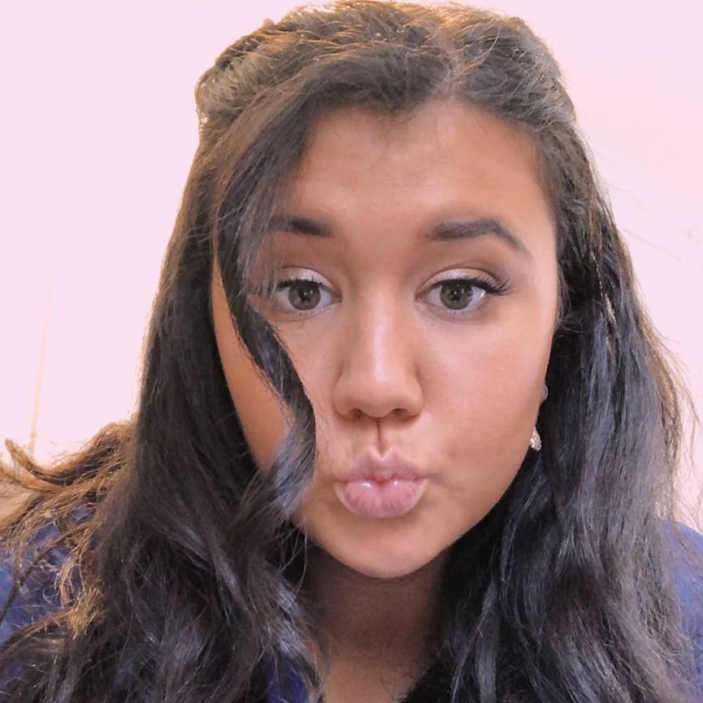 Meet your Posher, Mia